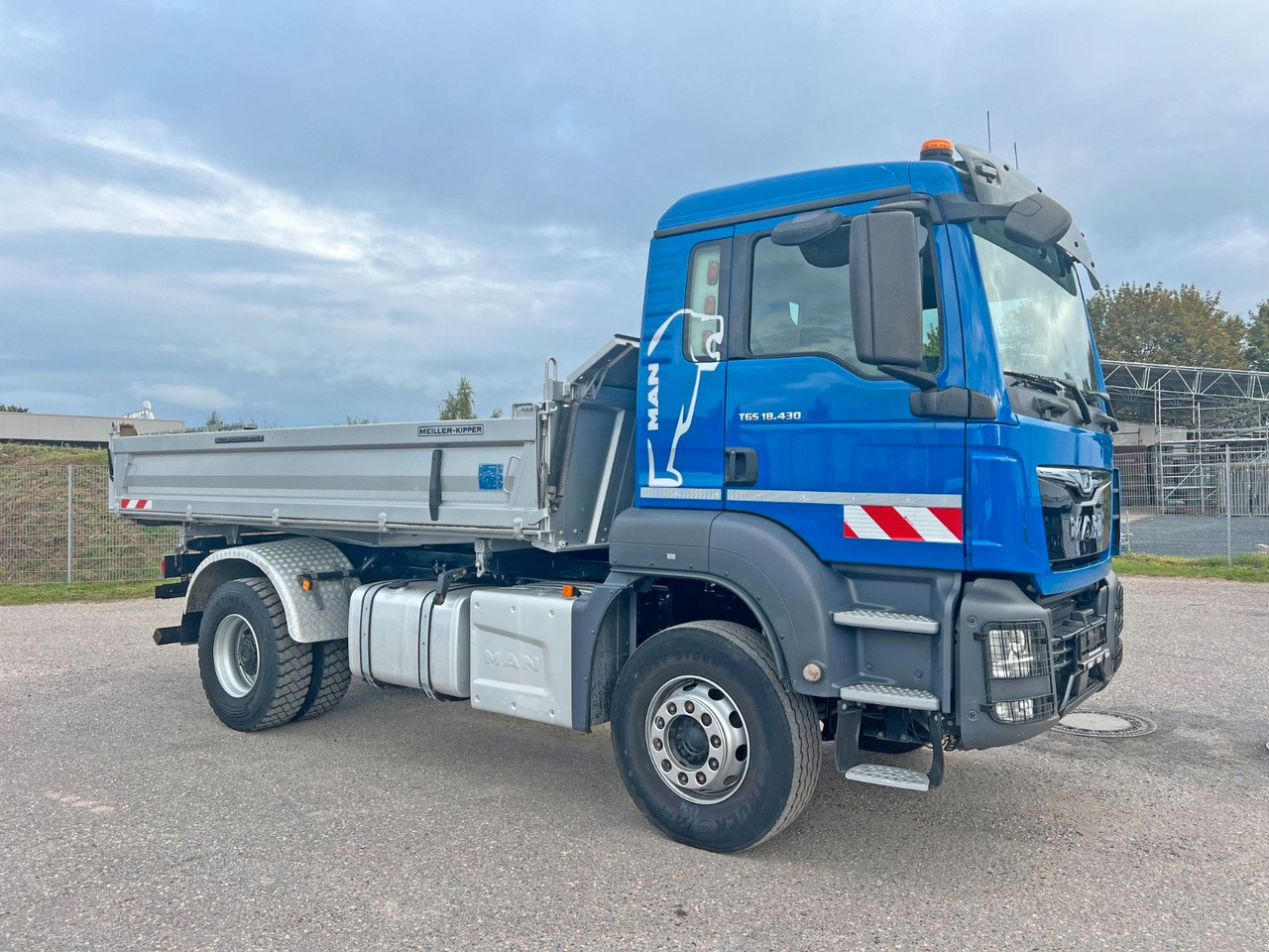 MAN 18.430 4X2 Meiller 3. Seitenkipper Top Zustand - Kallurauto: pilt 1 MAN 18.430 4X2 Meiller 3. Seitenkipper Top Zustand - Kallurauto: pilt 1
