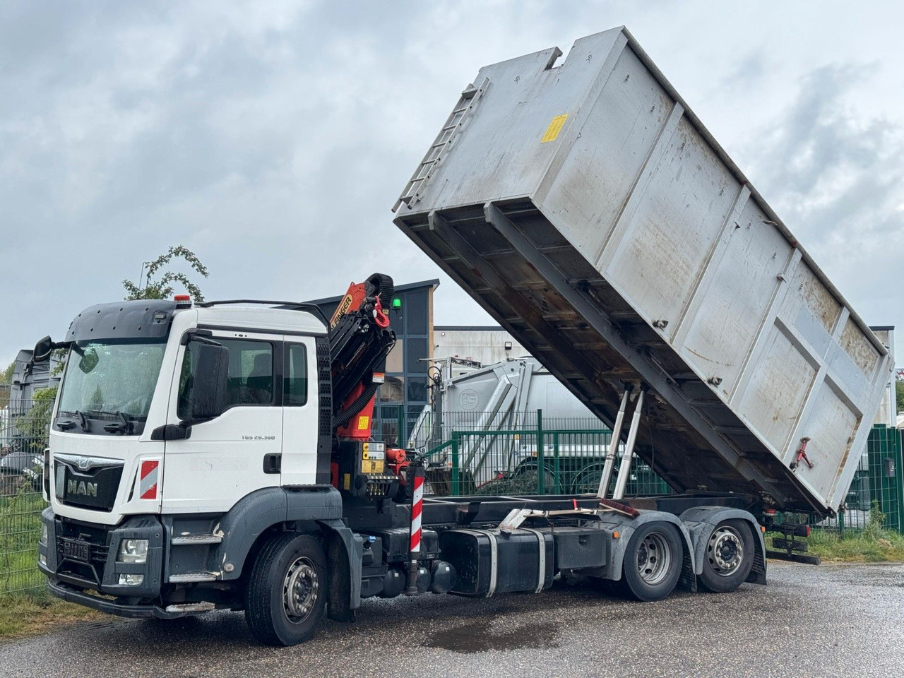 MAN 26.360 TGS Pafinger PK12002 Glaskipper 2 Trennw. - Kraanaga veoauto: pilt 1 MAN 26.360 TGS Pafinger PK12002 Glaskipper 2 Trennw. - Kraanaga veoauto: pilt 1