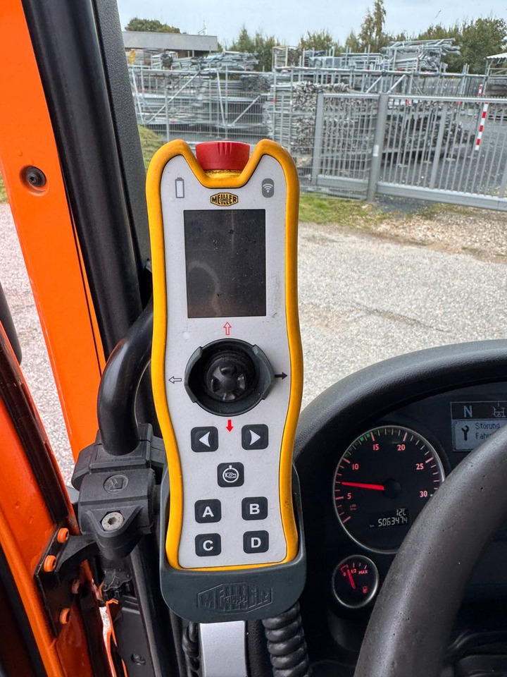 MAN 26.40 6X2 Meiller RK 20.70 mit Funk - Konkstõstukiga veoauto: pilt 4 MAN 26.40 6X2 Meiller RK 20.70 mit Funk - Konkstõstukiga veoauto: pilt 4