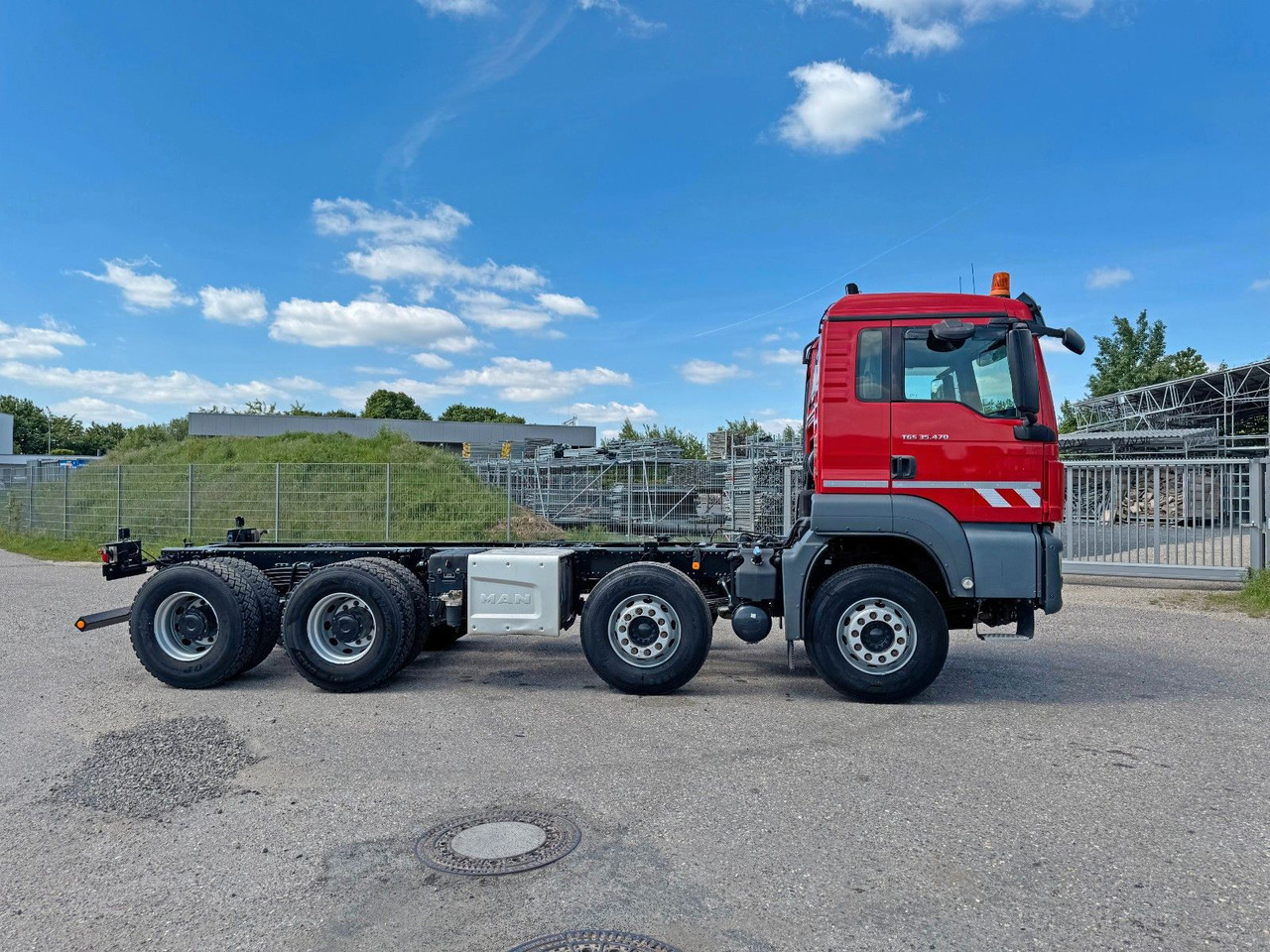 MAN 35.470 8X4 Kipperfahrgestell Reifen 12 X NEU Top - Kallurauto: pilt 1 MAN 35.470 8X4 Kipperfahrgestell Reifen 12 X NEU Top - Kallurauto: pilt 1