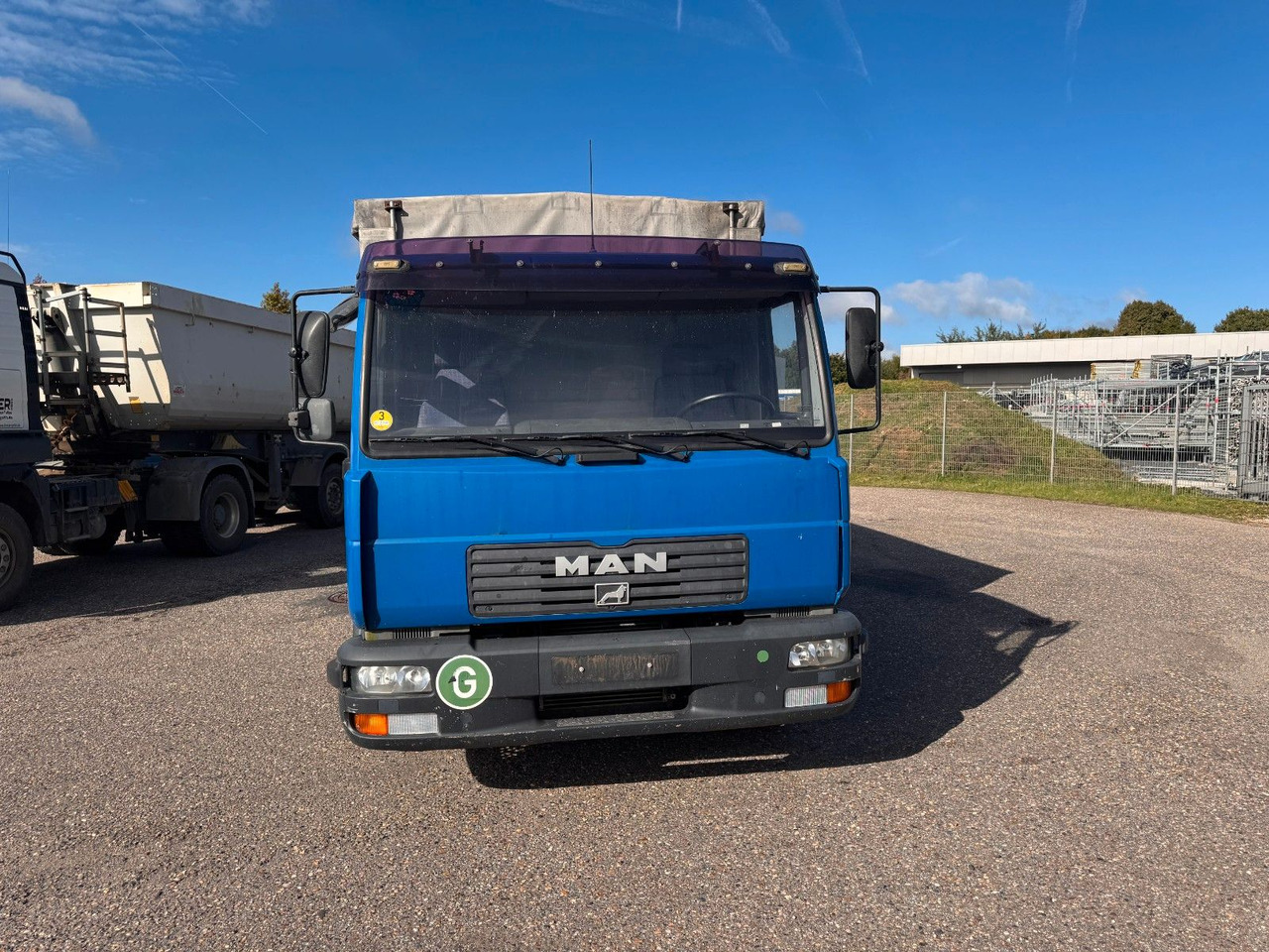MAN 8.140 4X2 Pritsche Plane Original Km - Tent tarbesõiduk: pilt 5 MAN 8.140 4X2 Pritsche Plane Original Km - Tent tarbesõiduk: pilt 5