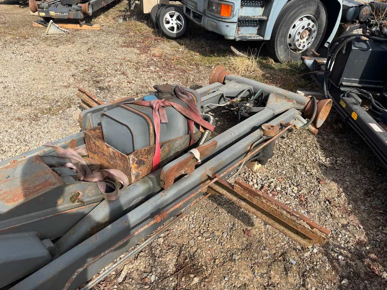 Meiller Abrollaufbau für 6X4 mit 3,90 Radstand - Konkstõstukiga veoauto: pilt 5 Meiller Abrollaufbau für 6X4 mit 3,90 Radstand - Konkstõstukiga veoauto: pilt 5