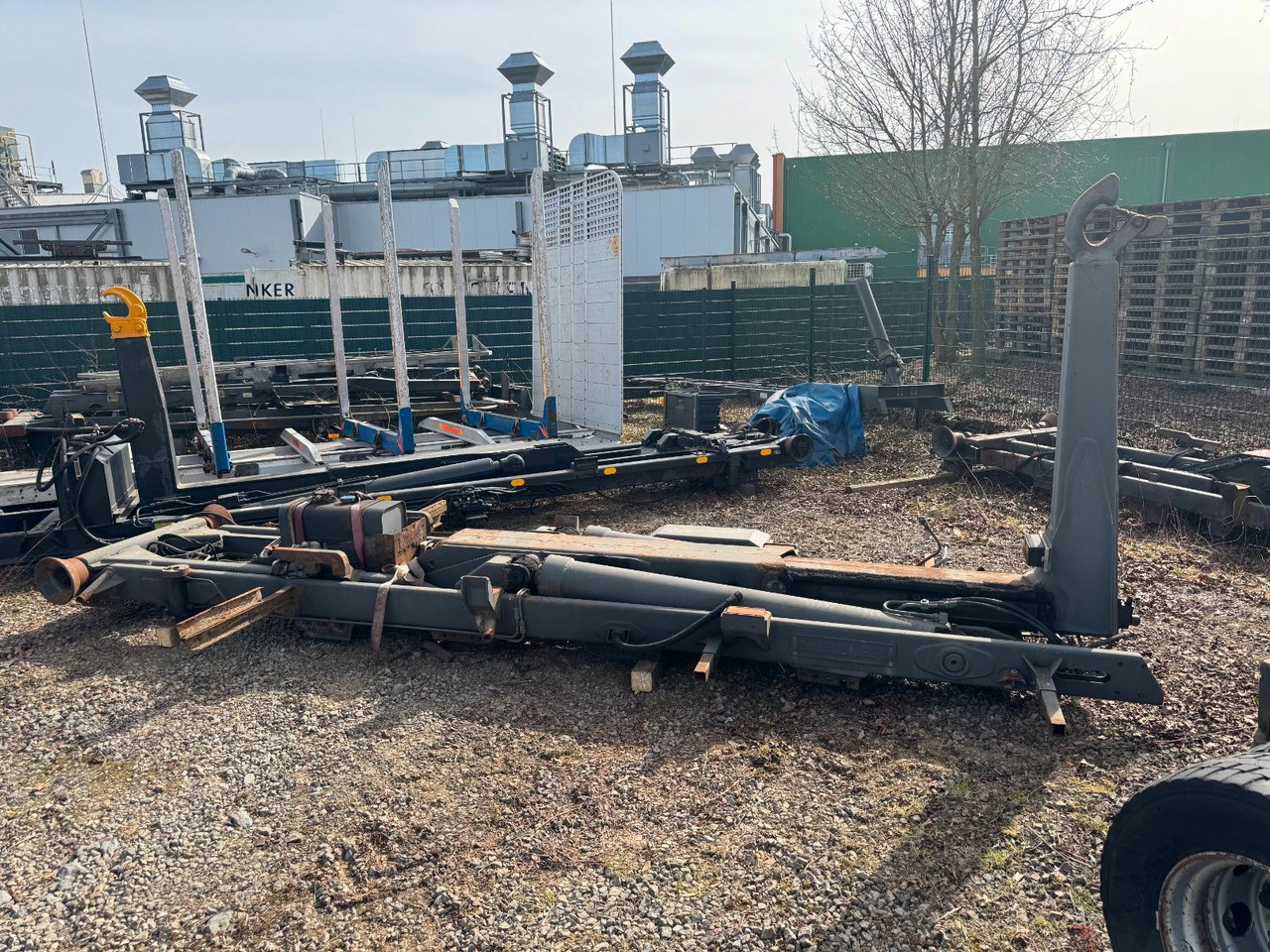 Meiller Abrollaufbau für 6X4 mit 3,90 Radstand - Konkstõstukiga veoauto: pilt 3 Meiller Abrollaufbau für 6X4 mit 3,90 Radstand - Konkstõstukiga veoauto: pilt 3