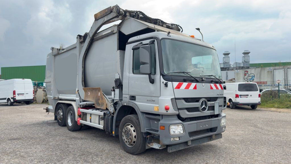 Mercedes-Benz 2536 6x2 Überkopflader - Prügiauto: pilt 4 Mercedes-Benz 2536 6x2 Überkopflader - Prügiauto: pilt 4