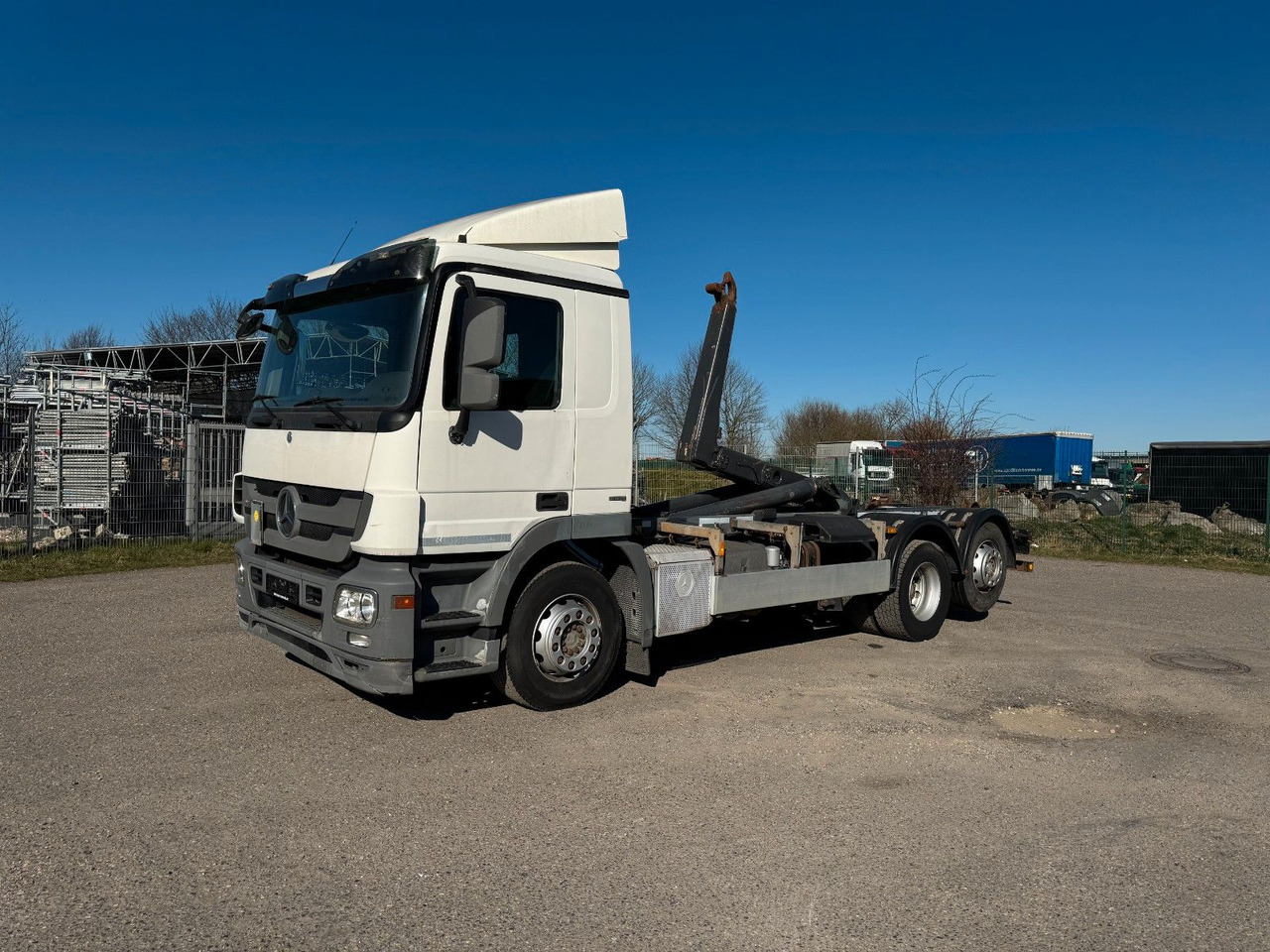Mercedes-Benz 2541 6X2 Meiller RK 20.65 Klima M-Haus - Konkstõstukiga veoauto: pilt 1 Mercedes-Benz 2541 6X2 Meiller RK 20.65 Klima M-Haus - Konkstõstukiga veoauto: pilt 1