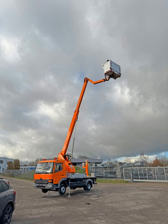 Mercedes-Benz 815 4x2 Hubarbeitsbühne Wumag 170 high 17 m Mercedes-Benz 815 4x2 Hubarbeitsbühne Wumag 170 high 17 m - Veoautolt tõusev platvorm, Tarbesõiduk: pilt 1 Mercedes-Benz 815 4x2 Hubarbeitsbühne Wumag 170 high 17 m Mercedes-Benz 815 4x2 Hubarbeitsbühne Wumag 170 high 17 m - Veoautolt tõusev platvorm, Tarbesõiduk: pilt 1