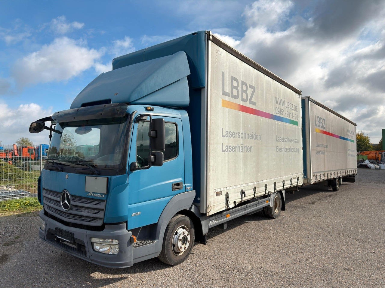 Mercedes-Benz 818 4X2 Pritsche & Plane & Tang Pritsche & Plane Mercedes-Benz 818 4X2 Pritsche & Plane & Tang Pritsche & Plane - Tent tarbesõiduk: pilt 1 Mercedes-Benz 818 4X2 Pritsche & Plane & Tang Pritsche & Plane Mercedes-Benz 818 4X2 Pritsche & Plane & Tang Pritsche & Plane - Tent tarbesõiduk: pilt 1