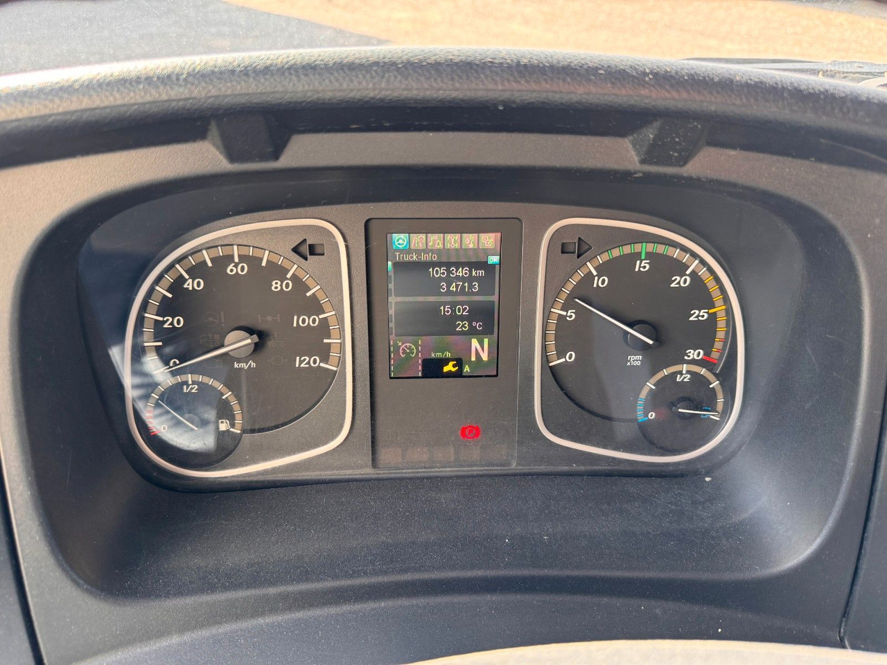 Mercedes-Benz 818 4X2 Pritsche original Kilometer - Madelauto: pilt 5 Mercedes-Benz 818 4X2 Pritsche original Kilometer - Madelauto: pilt 5