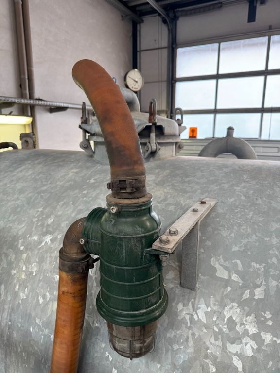 Mercedes-Benz 818 4X2 ROM Toilettenwagen Mercedes-Benz 818 4X2 ROM Toilettenwagen 6 Plätze - Vaakumveok: pilt 5 Mercedes-Benz 818 4X2 ROM Toilettenwagen Mercedes-Benz 818 4X2 ROM Toilettenwagen 6 Plätze - Vaakumveok: pilt 5