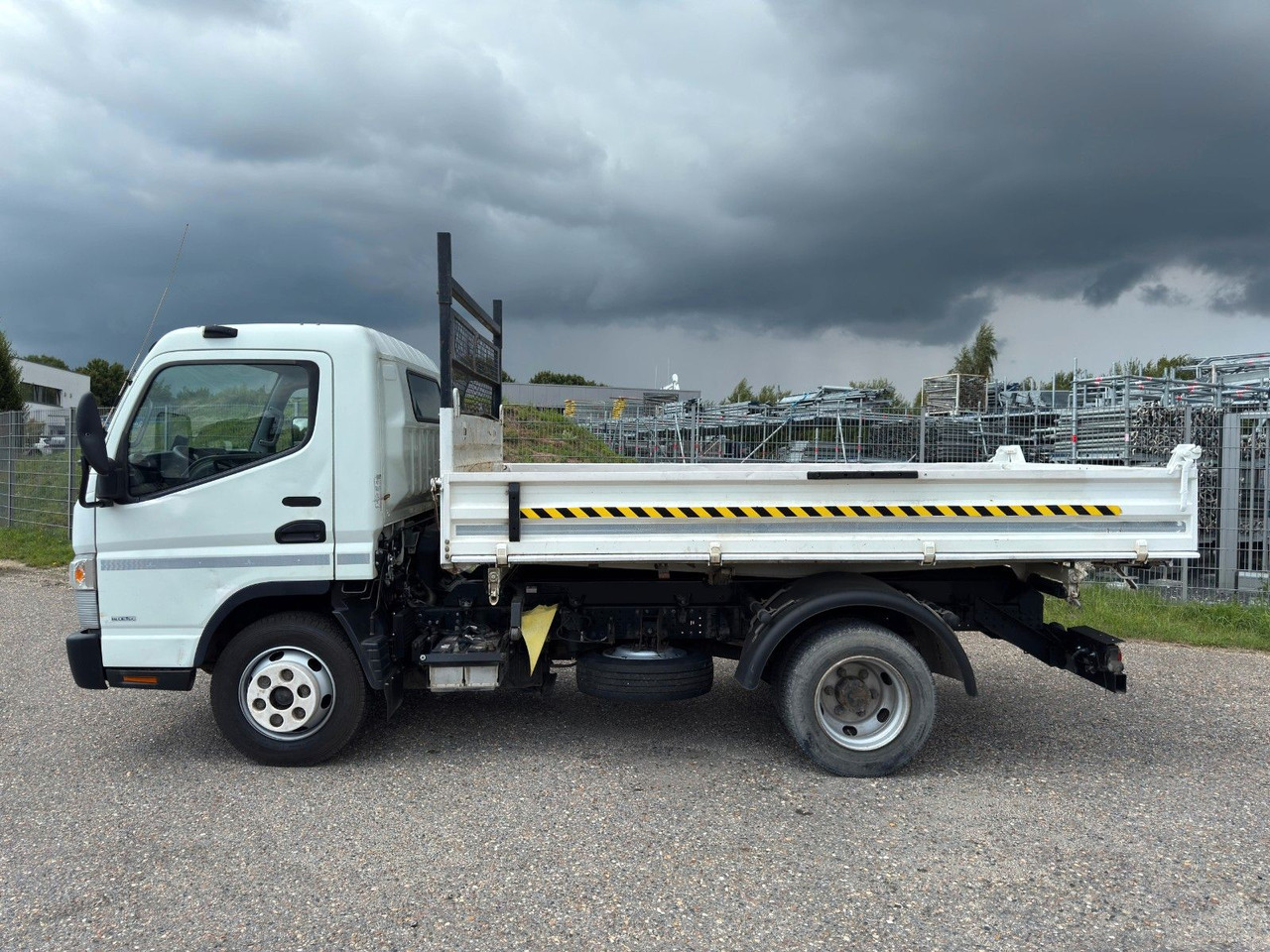 Mitsubishi 7C15 Fuso Canter 4x2 mit Meiller 3S. Kipper - Tarbesõiduk kallur: pilt 5 Mitsubishi 7C15 Fuso Canter 4x2 mit Meiller 3S. Kipper - Tarbesõiduk kallur: pilt 5