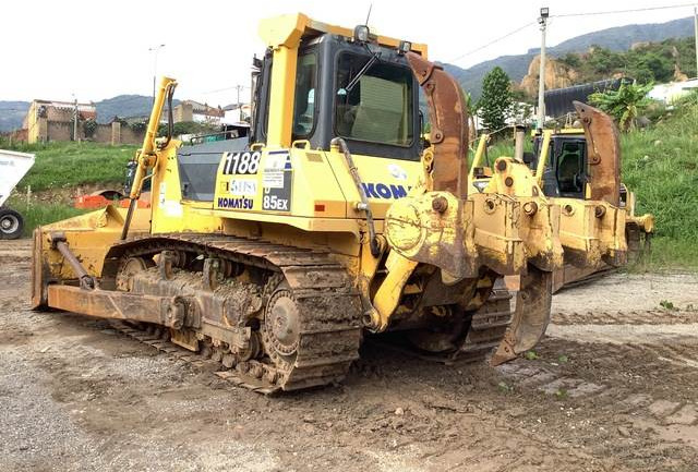 Komatsu D85EX-15 - Buldooser: pilt 2 Komatsu D85EX-15 - Buldooser: pilt 2