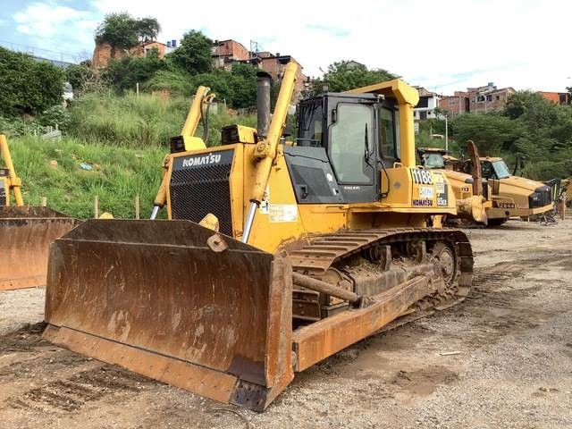 Komatsu D85EX-15 - Buldooser: pilt 1 Komatsu D85EX-15 - Buldooser: pilt 1