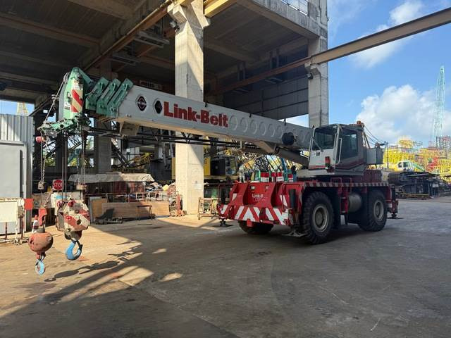Link-Belt RTC 8030-2 - Raske maastikukraana: pilt 1 Link-Belt RTC 8030-2 - Raske maastikukraana: pilt 1