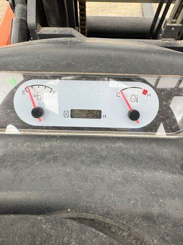 UniCarriers D1F5F50U - Diiseltõstuk: pilt 4 UniCarriers D1F5F50U - Diiseltõstuk: pilt 4