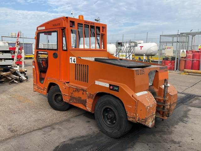 Charlatte TD225 - Puksiirtraktor: pilt 2 Charlatte TD225 - Puksiirtraktor: pilt 2