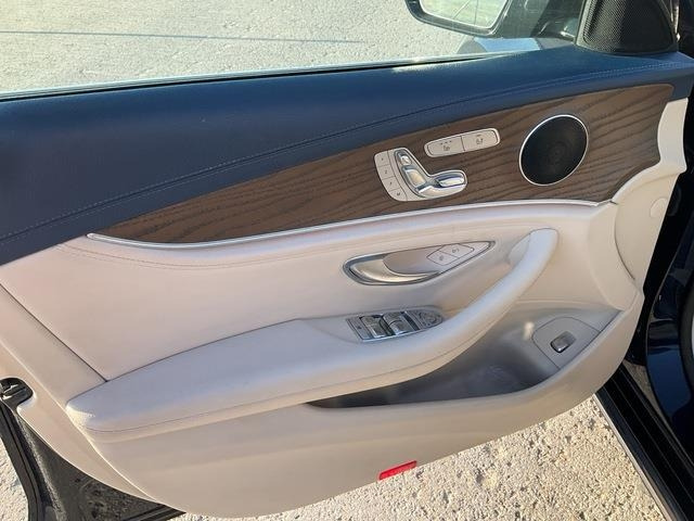 Auto Mercedes-Benz E220D: pilt 24