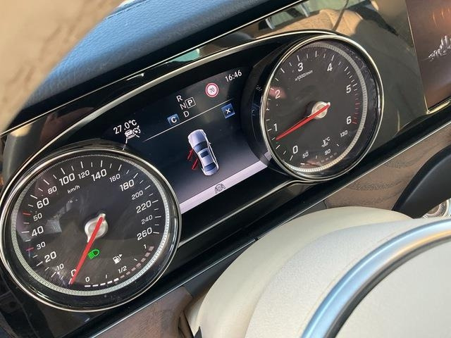 Auto Mercedes-Benz E220D: pilt 18