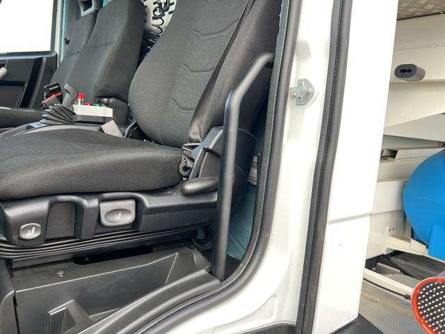 Veoautolt tõusev platvorm, Käärlift Iveco Eurocargo 180E25: pilt 11