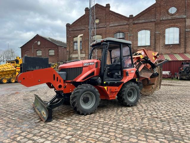 Ditch Witch RT125 - Kraavikaevamismasin: pilt 1 Ditch Witch RT125 - Kraavikaevamismasin: pilt 1