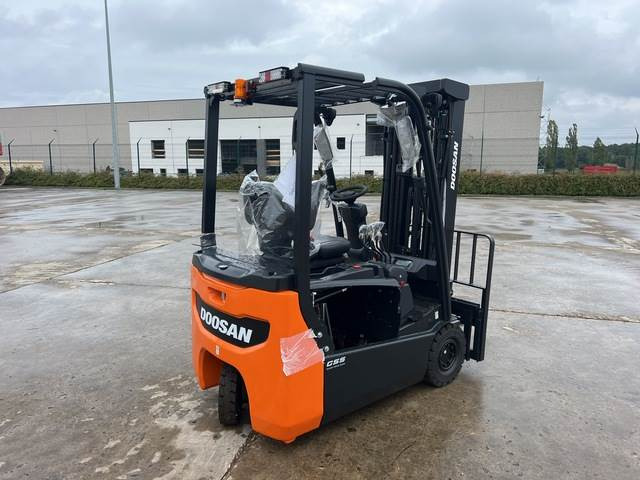 Doosan B15T-7 PLUS - Elektritõstuk: pilt 3 Doosan B15T-7 PLUS - Elektritõstuk: pilt 3