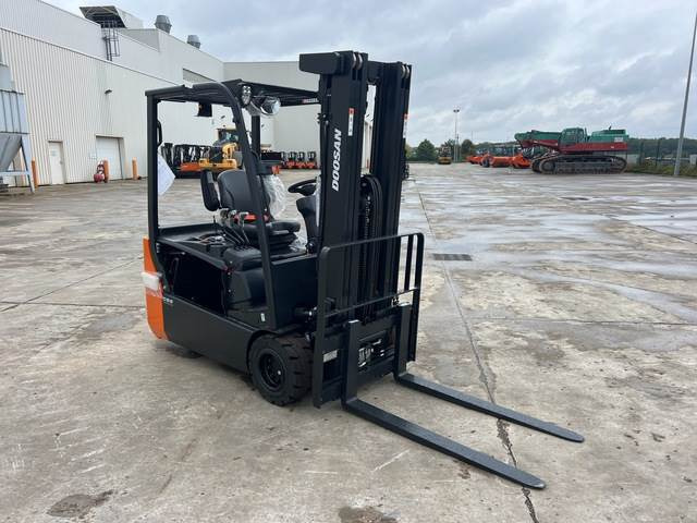 Doosan B20T-7 PLUS - Elektritõstuk: pilt 4 Doosan B20T-7 PLUS - Elektritõstuk: pilt 4