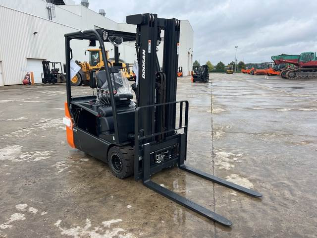 Doosan B20T-7 PLUS - Elektritõstuk: pilt 4 Doosan B20T-7 PLUS - Elektritõstuk: pilt 4