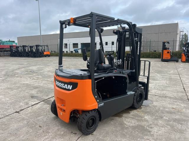 Doosan B30X-7 PLUS - Elektritõstuk: pilt 3 Doosan B30X-7 PLUS - Elektritõstuk: pilt 3