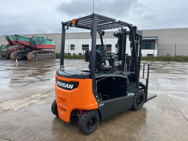 Doosan B30X-7 PLUS - Elektritõstuk: pilt 3 Doosan B30X-7 PLUS - Elektritõstuk: pilt 3