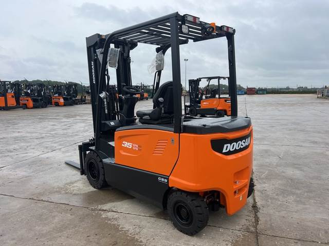 Doosan B35X-7 PLUS - Elektritõstuk: pilt 2 Doosan B35X-7 PLUS - Elektritõstuk: pilt 2