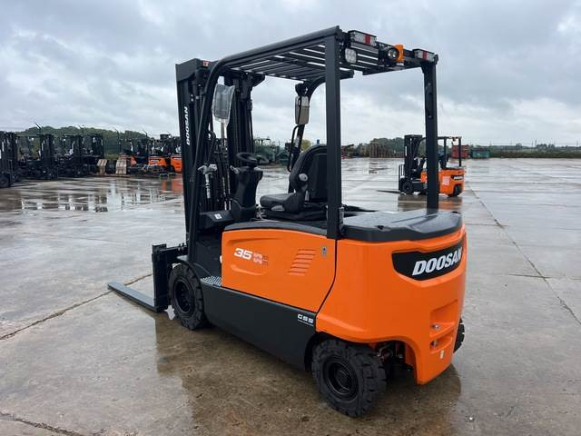 Doosan B35X-7 PLUS - Elektritõstuk: pilt 2 Doosan B35X-7 PLUS - Elektritõstuk: pilt 2