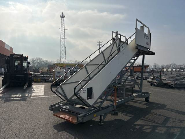 SPS PT-15-2 - Reisijate trepp: pilt 1 SPS PT-15-2 - Reisijate trepp: pilt 1