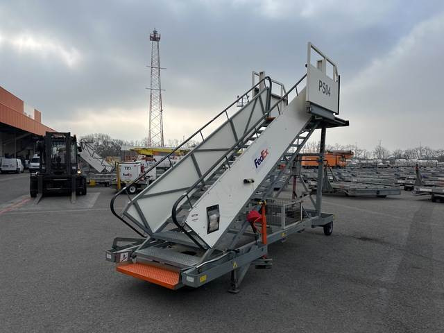 SPS PT-15 - Reisijate trepp: pilt 1 SPS PT-15 - Reisijate trepp: pilt 1