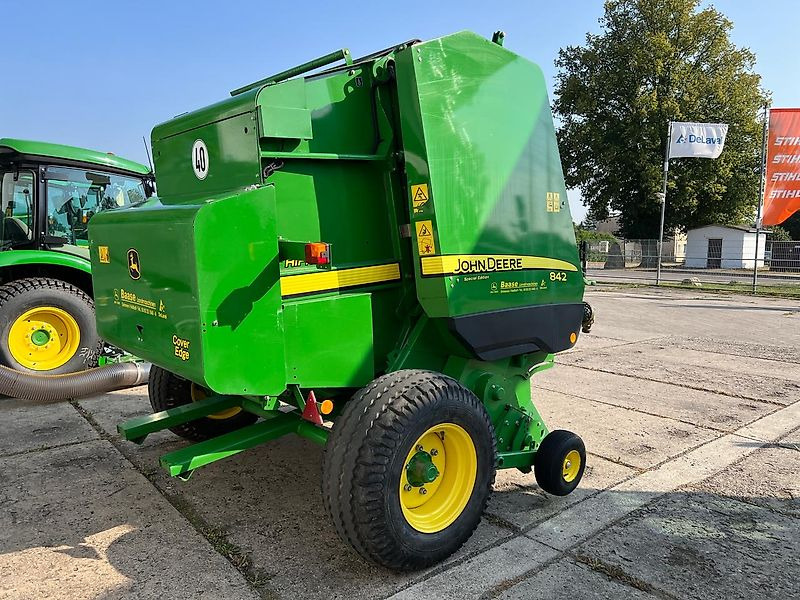 John Deere 842 HiFlow - Heinapress, ümmargune: pilt 3 John Deere 842 HiFlow - Heinapress, ümmargune: pilt 3