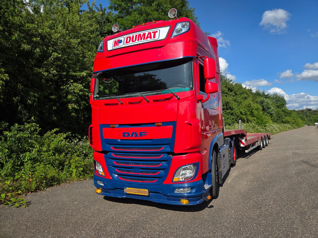 DAF XF 460 FTG 6x2 Super Spacecab + Nooteboom semi-dieplader - Kabiinišassiiga veoauto: pilt 1 DAF XF 460 FTG 6x2 Super Spacecab + Nooteboom semi-dieplader - Kabiinišassiiga veoauto: pilt 1