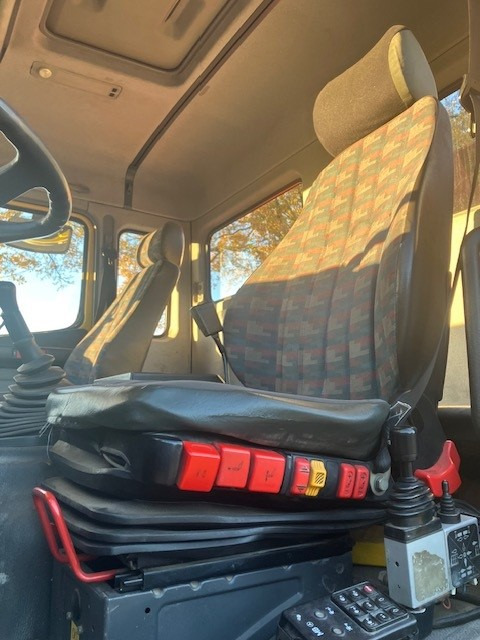 Konkstõstukiga veoauto transporditavad ained konteinerid MERCEDES-BENZ SK 1831: pilt 18