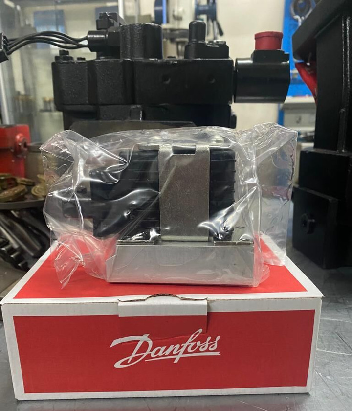 Danfoss MOOG Valfi Sauer-Danfoss MCV116G4201 for BOMAG construction roller - Hüdraulika - Rullija: pilt 1 Danfoss MOOG Valfi Sauer-Danfoss MCV116G4201 for BOMAG construction roller - Hüdraulika - Rullija: pilt 1