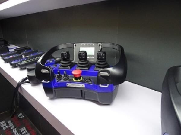 Kontrol Panalleri - Armatuurlaud - Ekskavaator: pilt 1 Kontrol Panalleri - Armatuurlaud - Ekskavaator: pilt 1