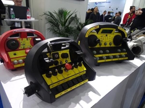 Kumanda Yönetimi Mekanizmaları - Armatuurlaud - Ekskavaator: pilt 1 Kumanda Yönetimi Mekanizmaları - Armatuurlaud - Ekskavaator: pilt 1