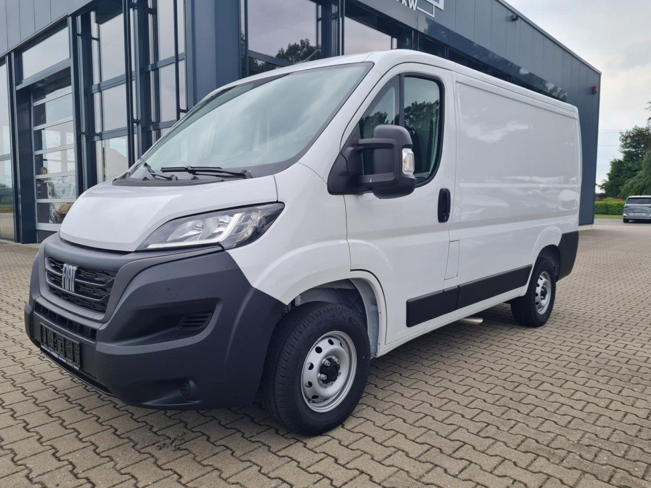 Fiat Ducato 30 Kasten L1H1 KLIMA PDC REGALE TEMPOMAT - Väike kaubik: pilt 2 Fiat Ducato 30 Kasten L1H1 KLIMA PDC REGALE TEMPOMAT - Väike kaubik: pilt 2