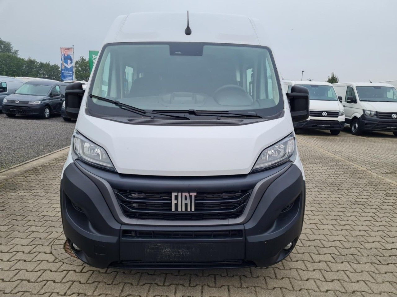 Fiat Ducato 35 Kasten Doka 7-Sitze 2x Schiebetür Maxi - Kaubik, Meeskonnaauto: pilt 2 Fiat Ducato 35 Kasten Doka 7-Sitze 2x Schiebetür Maxi - Kaubik, Meeskonnaauto: pilt 2