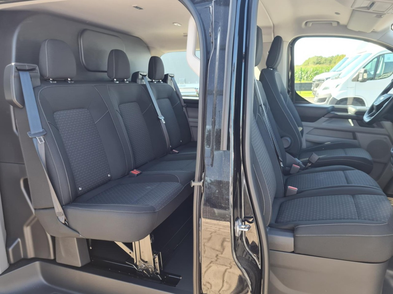 Ford Custom Kasten 320 L2 Trend Doka 6-Sitze KAMERA TEMPO - Väike kaubik, Meeskonnaauto: pilt 4 Ford Custom Kasten 320 L2 Trend Doka 6-Sitze KAMERA TEMPO - Väike kaubik, Meeskonnaauto: pilt 4