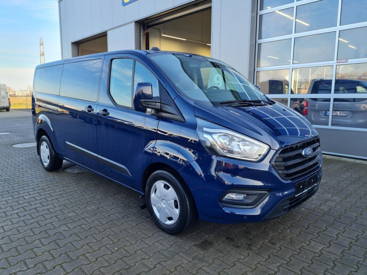 Ford Custom Kombi 320 L2 Trend 9 Sitze KLIMA PDC TEMP - Mikrobuss: pilt 3 Ford Custom Kombi 320 L2 Trend 9 Sitze KLIMA PDC TEMP - Mikrobuss: pilt 3