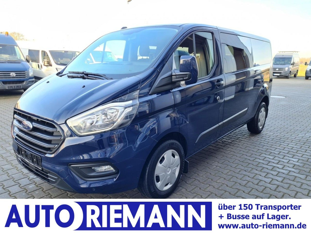 Ford Custom Kombi 320 L2 Trend 9 Sitze KLIMA PDC TEMP - Mikrobuss: pilt 1 Ford Custom Kombi 320 L2 Trend 9 Sitze KLIMA PDC TEMP - Mikrobuss: pilt 1
