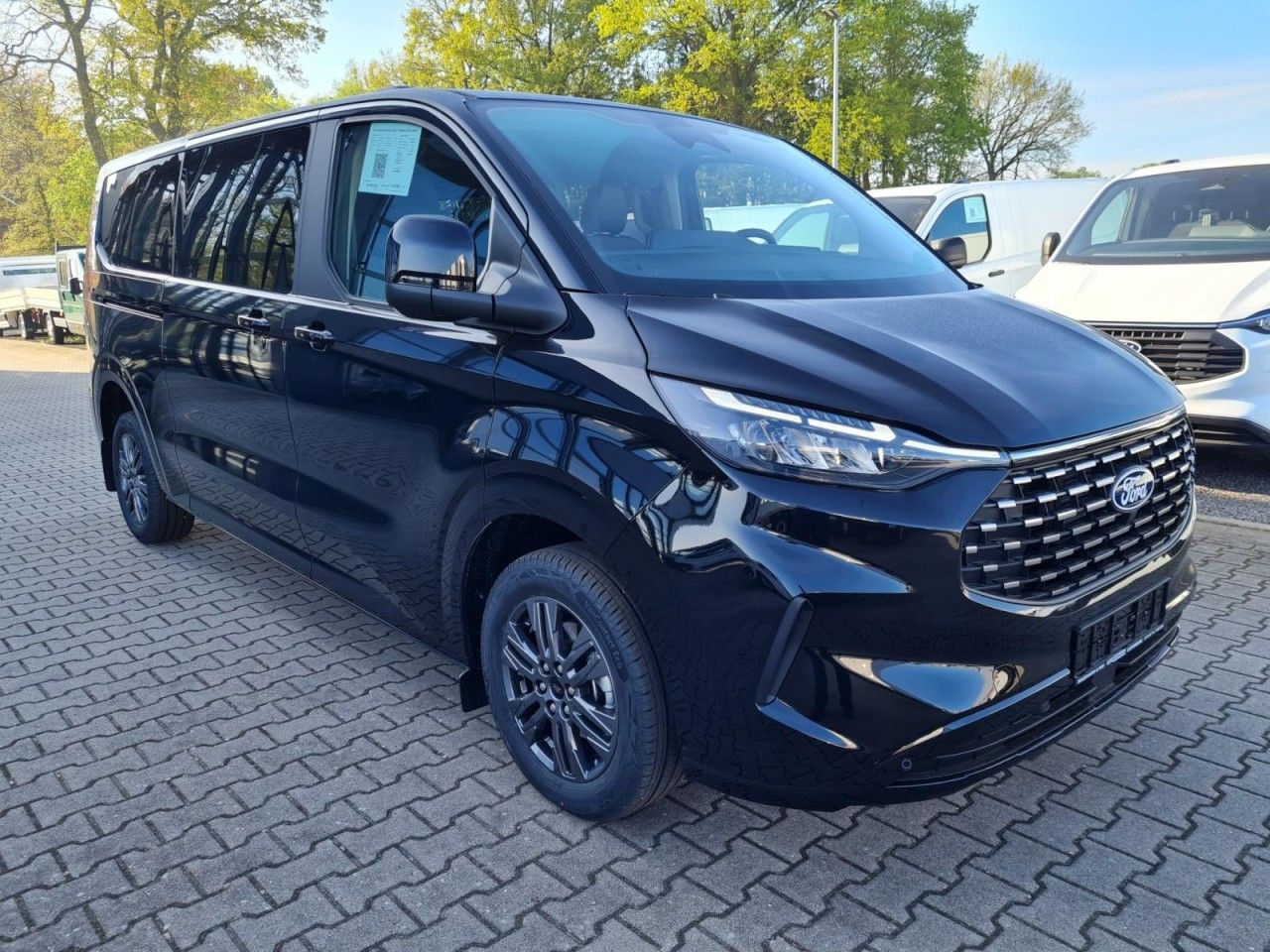Ford Tourneo Custom 320 AG L2 Titanium 8 Sitze LEDER - Mikrobuss: pilt 3 Ford Tourneo Custom 320 AG L2 Titanium 8 Sitze LEDER - Mikrobuss: pilt 3