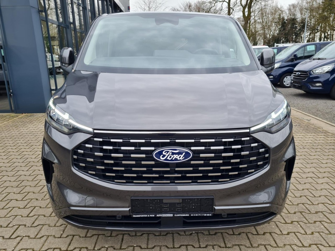 Ford Tourneo Custom 320 L1 AG Titanium X AHK LED NAVI 2X SCHIEBE - Mikrobuss: pilt 2 Ford Tourneo Custom 320 L1 AG Titanium X AHK LED NAVI 2X SCHIEBE - Mikrobuss: pilt 2