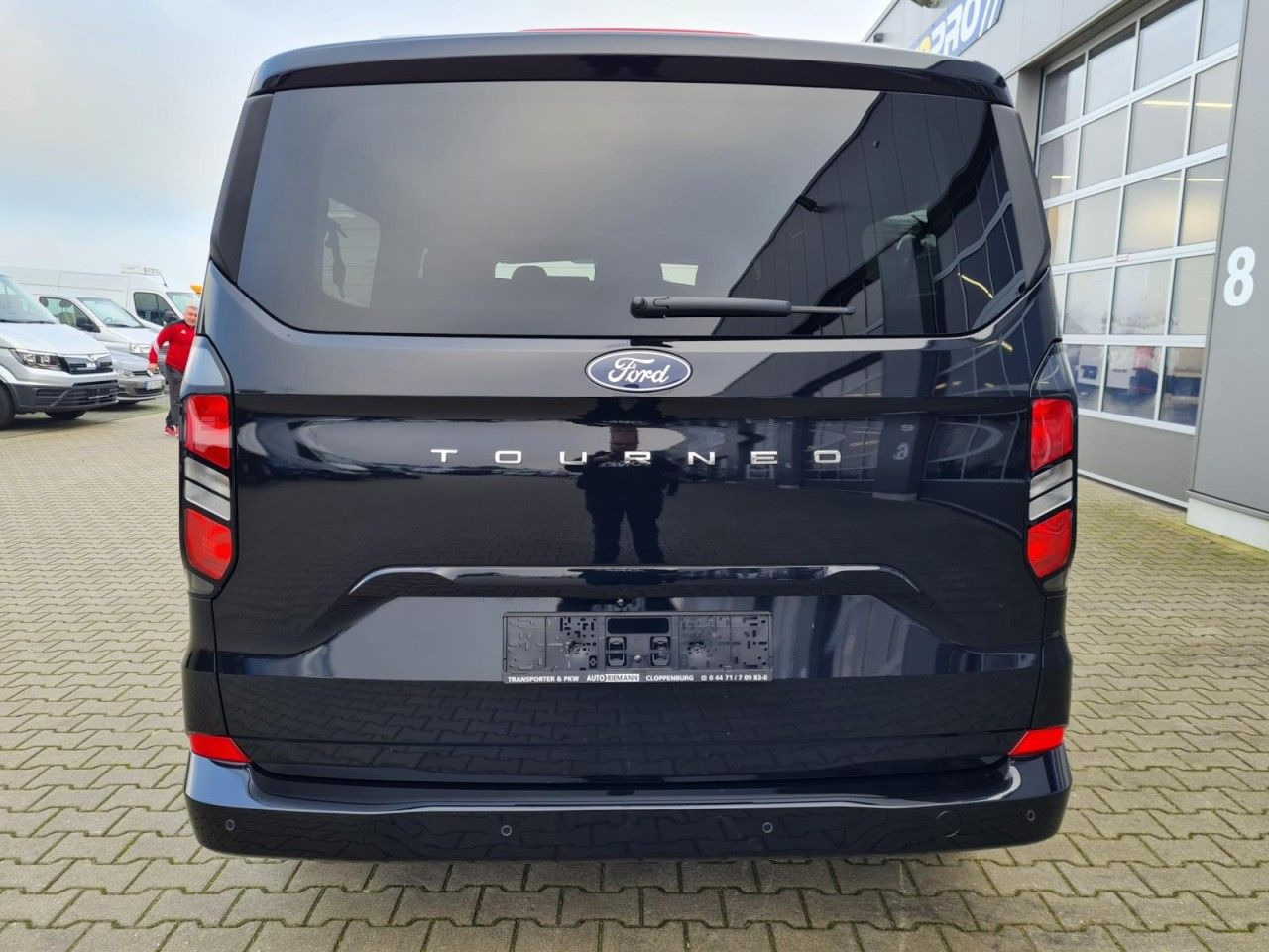 Ford Tourneo Custom 320 L2 Titanium 9 Sitze STANDHZ - Mikrobuss: pilt 5 Ford Tourneo Custom 320 L2 Titanium 9 Sitze STANDHZ - Mikrobuss: pilt 5