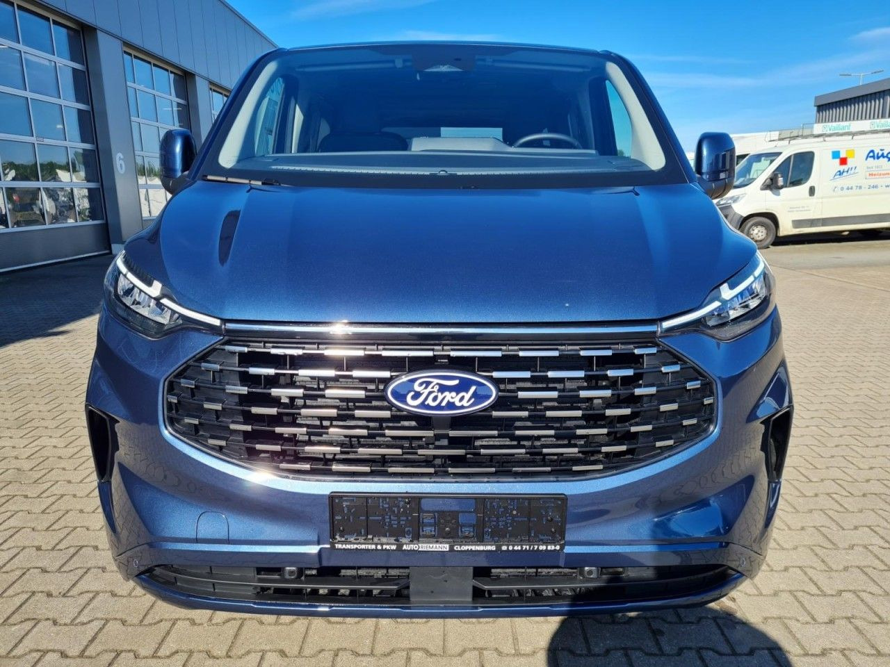 Ford Tourneo Custom 320 Titanium L1 AG 8-Sitze LED KA - Mikrobuss: pilt 3 Ford Tourneo Custom 320 Titanium L1 AG 8-Sitze LED KA - Mikrobuss: pilt 3