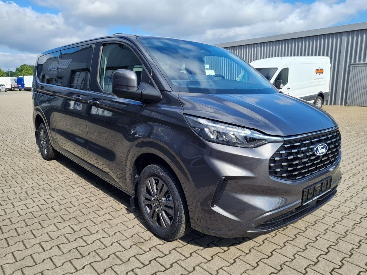 Ford Tourneo Custom 8 Sitze 320 L2 Titanium LED AUTOM - Mikrobuss: pilt 3 Ford Tourneo Custom 8 Sitze 320 L2 Titanium LED AUTOM - Mikrobuss: pilt 3
