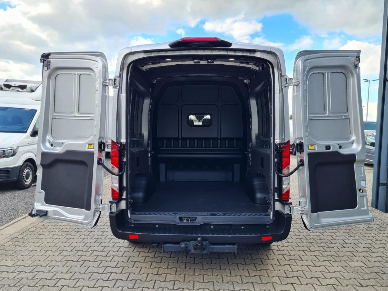 Ford Transit 3,5t Kasten Doka TDCi L3 Trend AHK PDC K - Kaubik, Meeskonnaauto: pilt 5 Ford Transit 3,5t Kasten Doka TDCi L3 Trend AHK PDC K - Kaubik, Meeskonnaauto: pilt 5