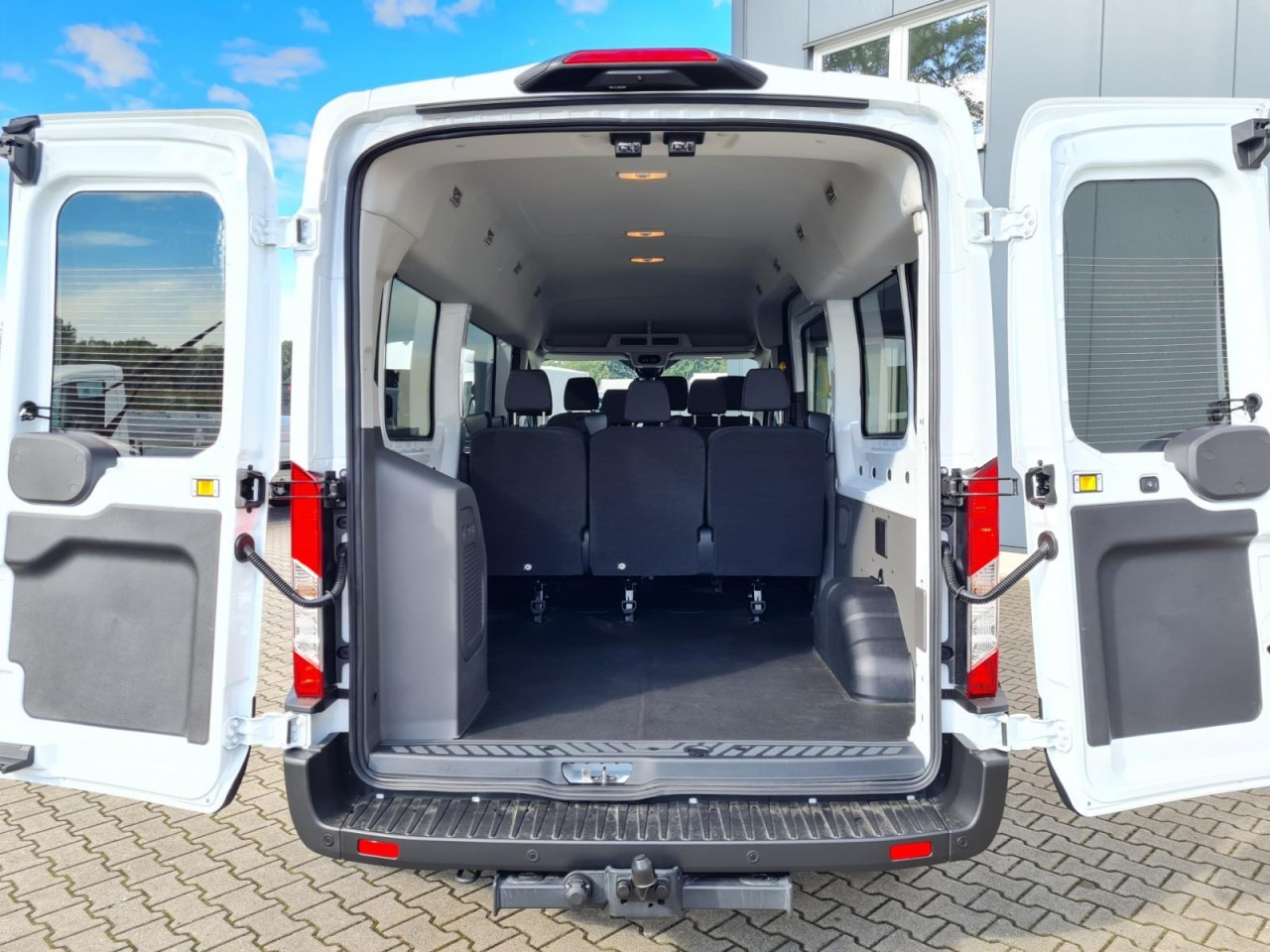 Ford Transit 350 Kombi TDCi L3 Trend 9 Sitzer AUTOMATIK - Meeskonnaauto: pilt 5 Ford Transit 350 Kombi TDCi L3 Trend 9 Sitzer AUTOMATIK - Meeskonnaauto: pilt 5
